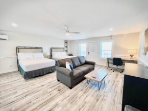 Saltwater Adjacent Suites 107 queen 108 king